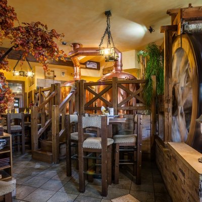 Restaurace Jelínkova vila ve Velkém Meziříčí - stylový interiér